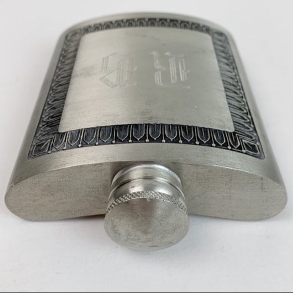 RB Pewter vintage 90s deco engraved weighted pocket flask holds 1/2 cup, clean! - Picture 2 of 10